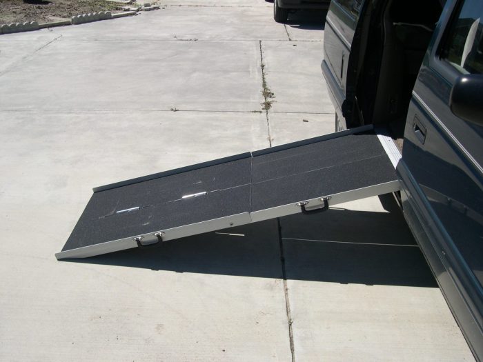 6' Trifold Aluminum Portable ramp - Image 3