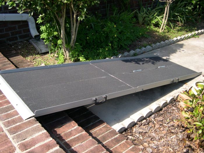 8' Trifold Aluminum Portable ramp