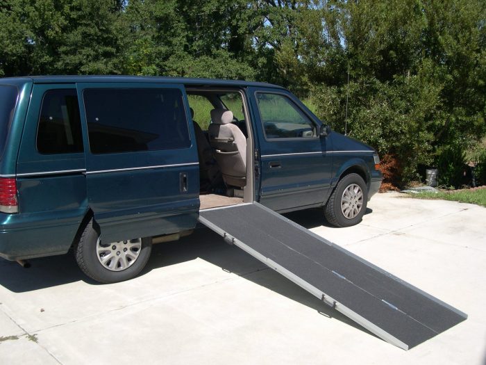 8' Trifold Aluminum Portable ramp - Image 6